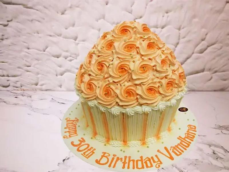 قیمت و خرید باگر کیک تازه،طرز تهیه، برش و سرو انواع باگر کیک مردانه و عاشقانه