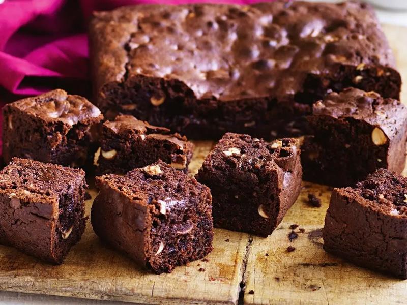 شیرینی برانوک چیست + طرز تهیه کیک براونی اصل + قیمت براونی و خرید براونی شکلاتی