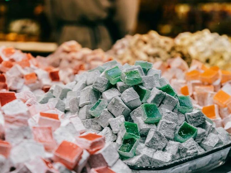 راهنمای خرید شیرینی لوکوم در مشهد | انواع لوکوم ترکیه، مغزدار، پسته‌ای و میوه‌ای